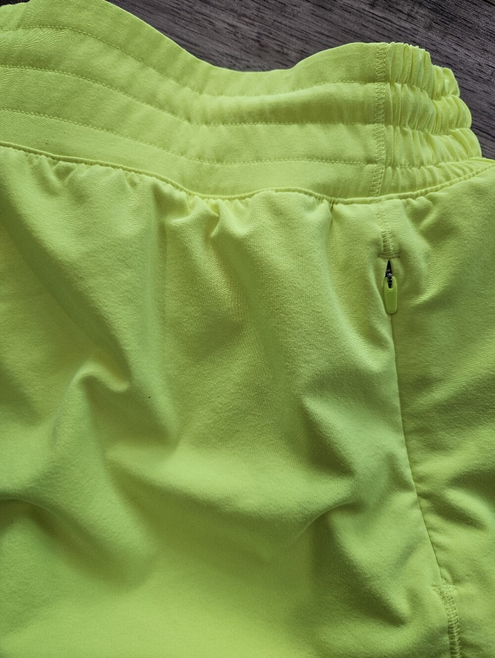 Lululemon Hotty Hot High Rise Athletic Skirt Long Highlight Yellow Sz 2 Neon - Picture 2 of 5